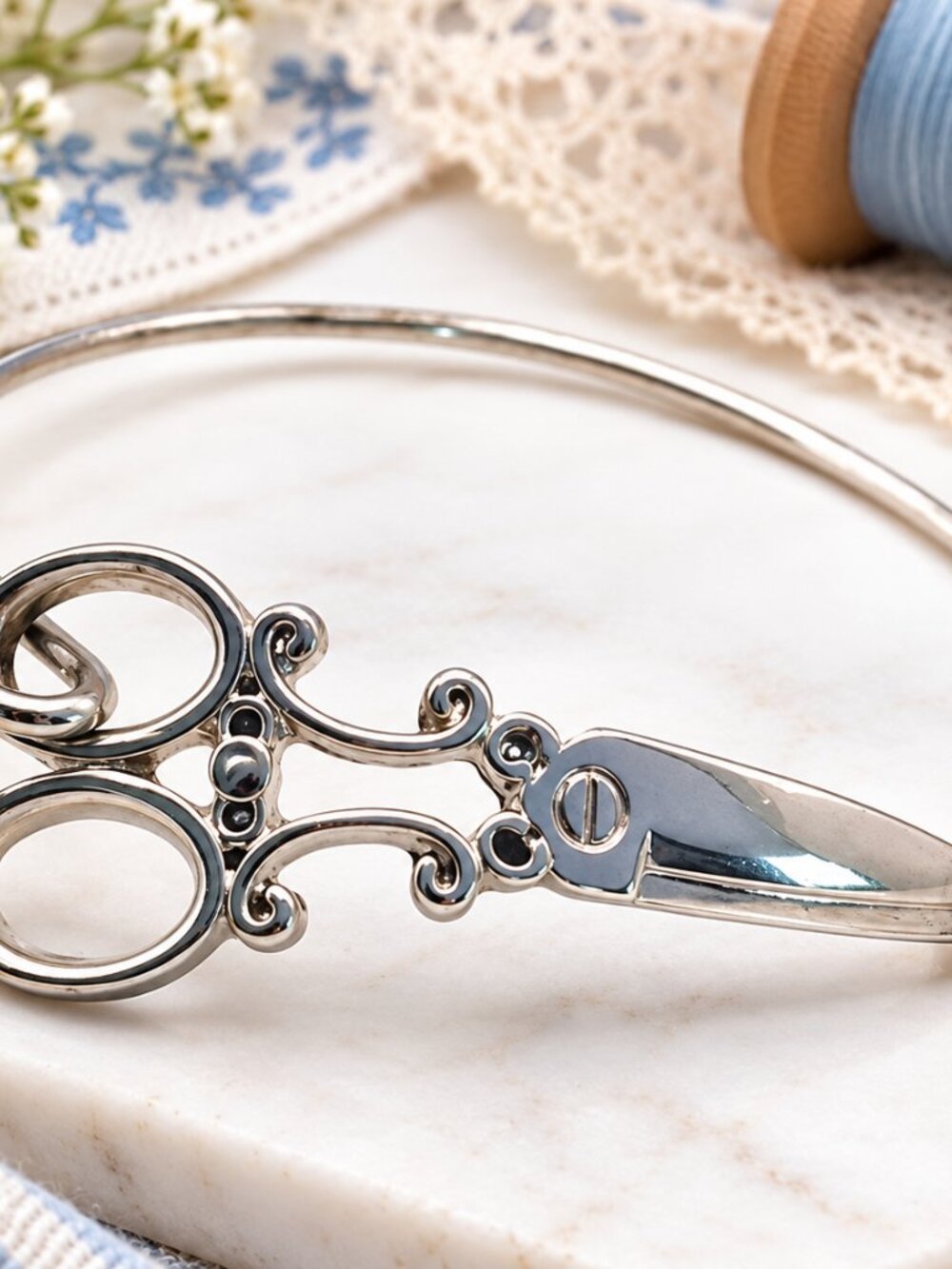 Silver Tone Scissors Bangle Bracelet Grannycore Sewing Crafter Hair Stylist